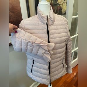 NWT Tahari Tara puffer jacket with ruffle sleeve detail in soft mauve